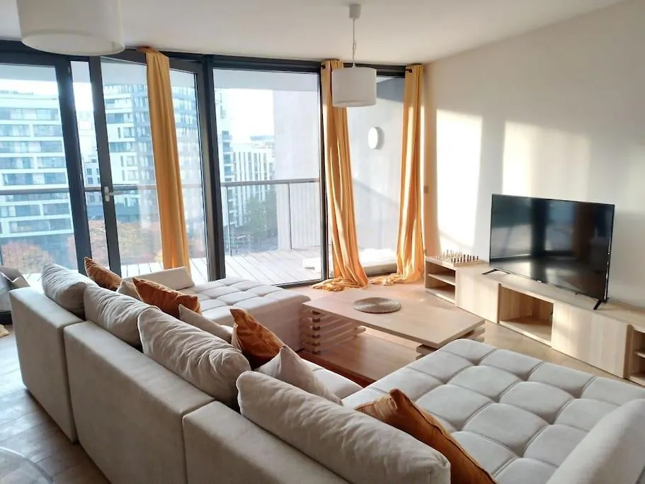 Beautiful 2Br/2Bar Apartement In European District location