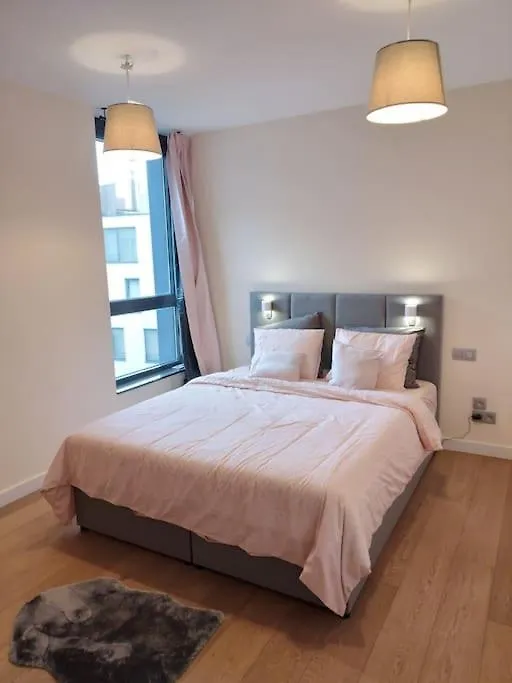 Beautiful 2Br/2Bar Apartement In European District Брюссель Бельгия